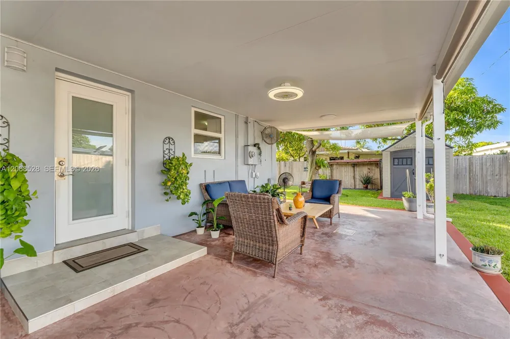 4275 SW 87th Ave Miami, FL 33165