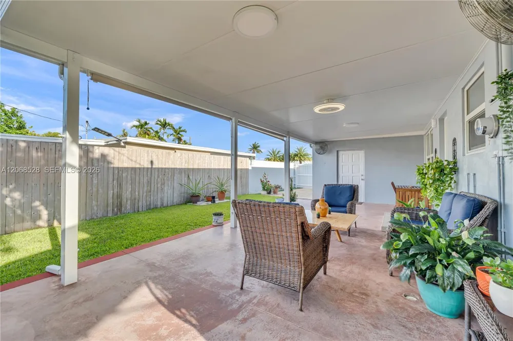 4275 SW 87th Ave Miami, FL 33165