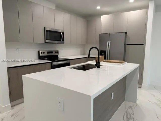 1521 NW 94th Way #1 Coral Springs, FL 33071