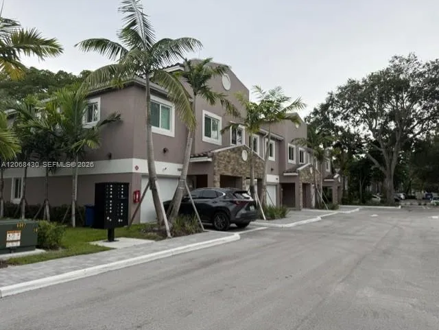1521 NW 94th Way #1 Coral Springs, FL 33071