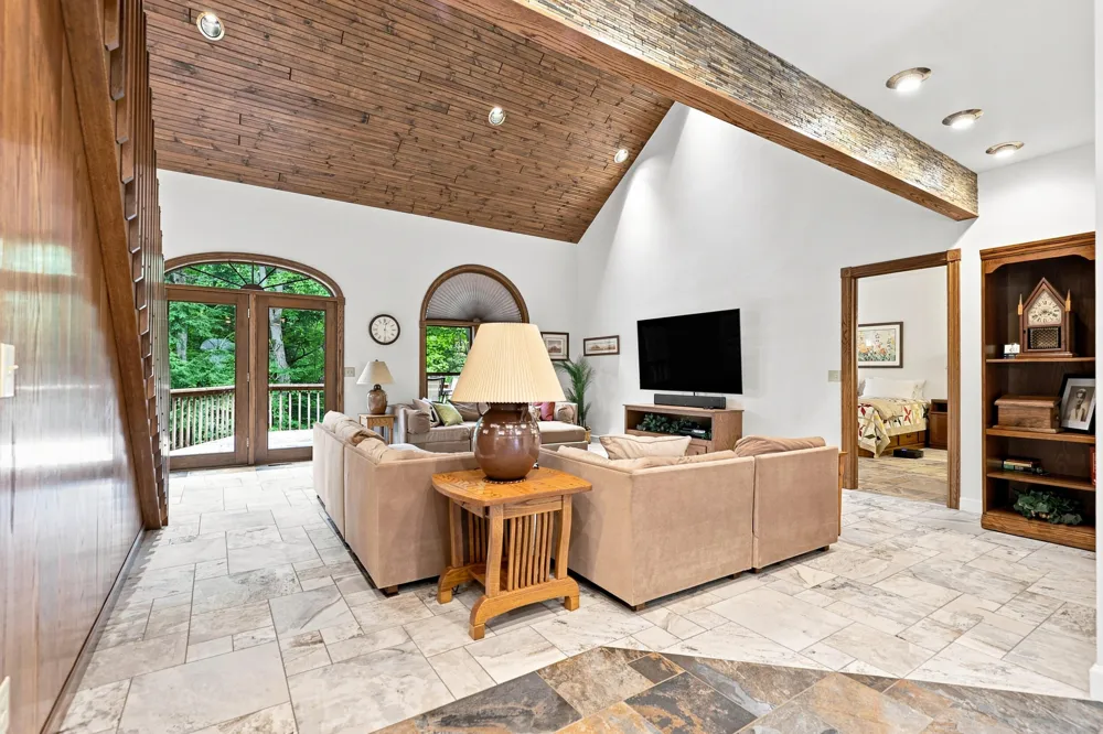 8423 S Harnden Drive Fremont, MI 49412