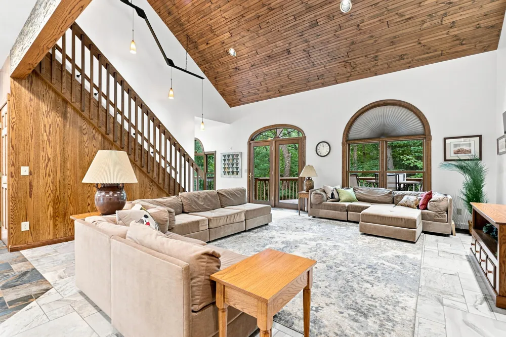 8423 S Harnden Drive Fremont, MI 49412