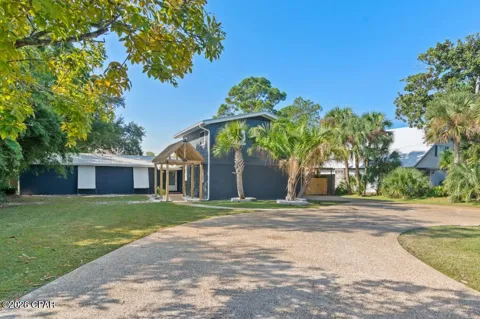 8829 Lagoon Drive