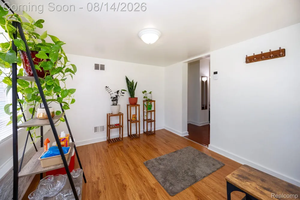 54 Walnut Street River Rouge City, MI 48218