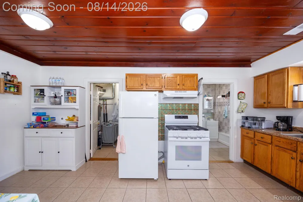 54 Walnut Street River Rouge City, MI 48218
