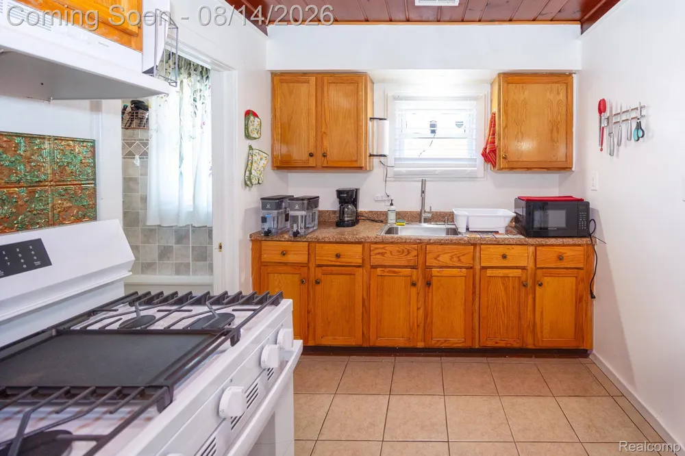 54 Walnut Street River Rouge City, MI 48218