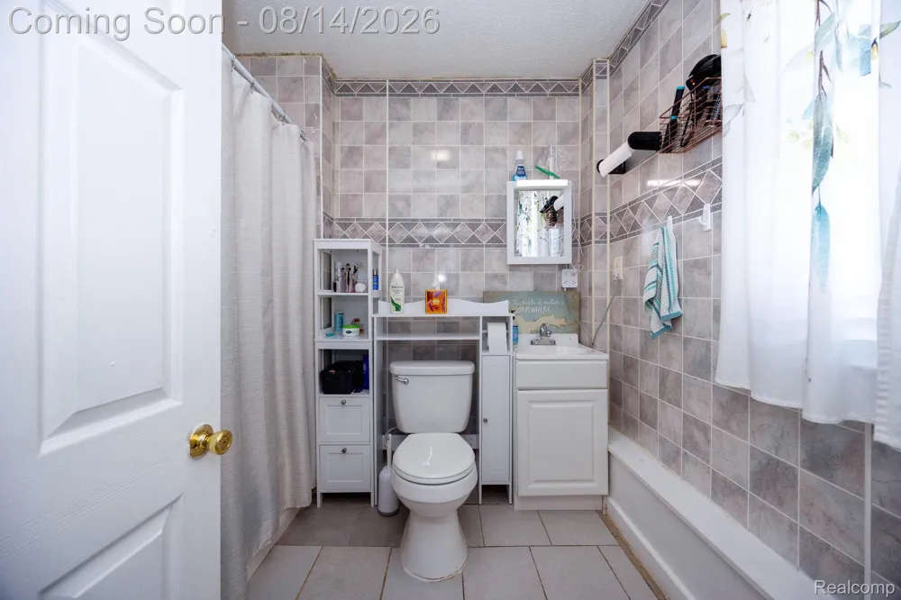 54 Walnut Street River Rouge City, MI 48218