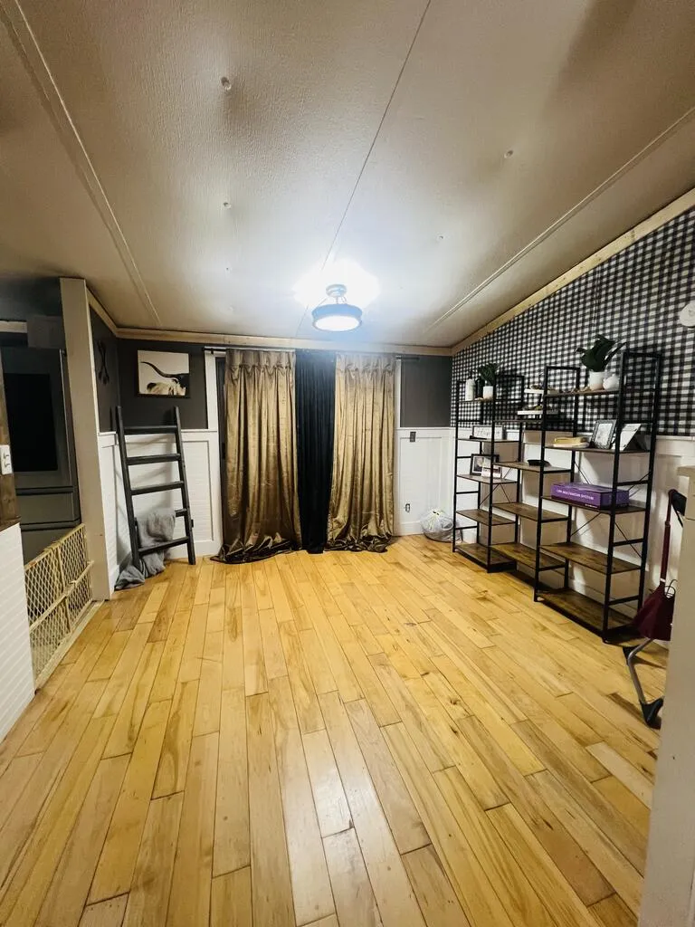 282 Friendly Lane McCaysville, GA 30555