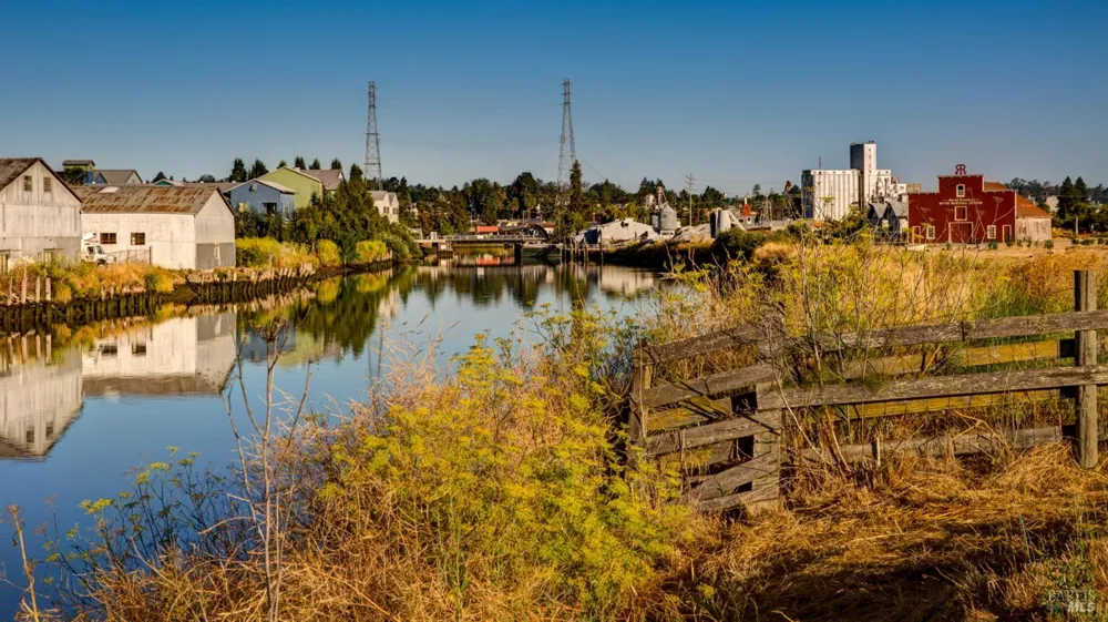 1101 Daniel Drive Petaluma, CA 94954