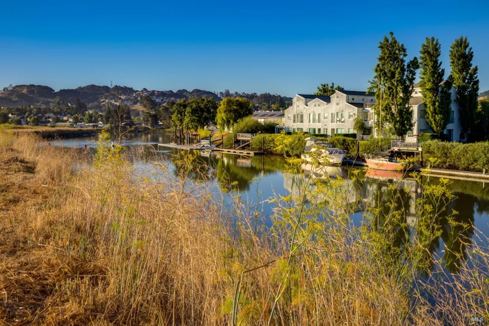 1101 Daniel Drive Petaluma, CA 94954