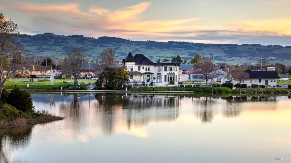 1101 Daniel Drive Petaluma, CA 94954