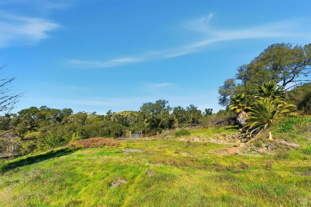 1477 Leslie Road Healdsburg, CA 95448