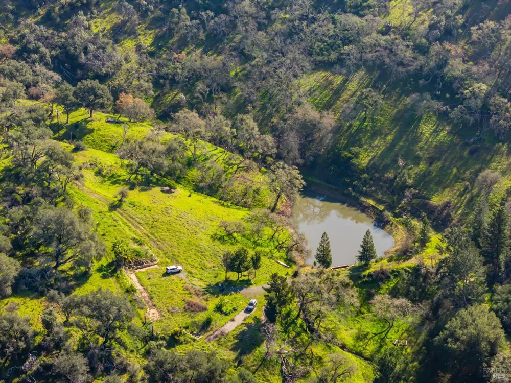 1477 Leslie Road Healdsburg, CA 95448