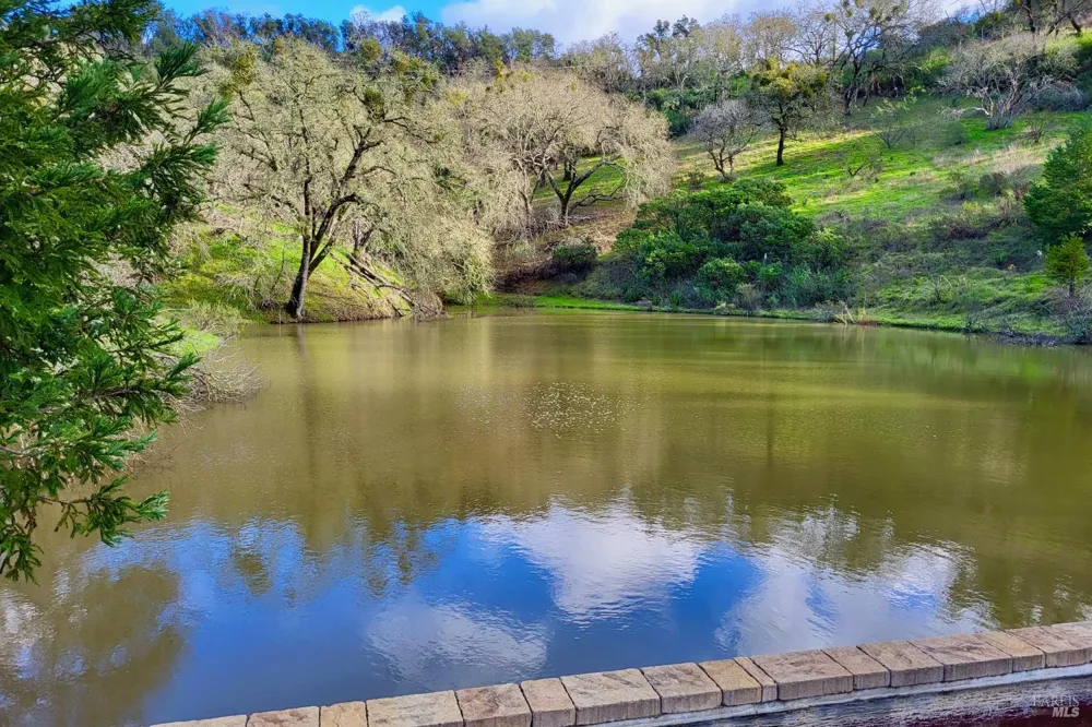 1477 Leslie Road Healdsburg, CA 95448