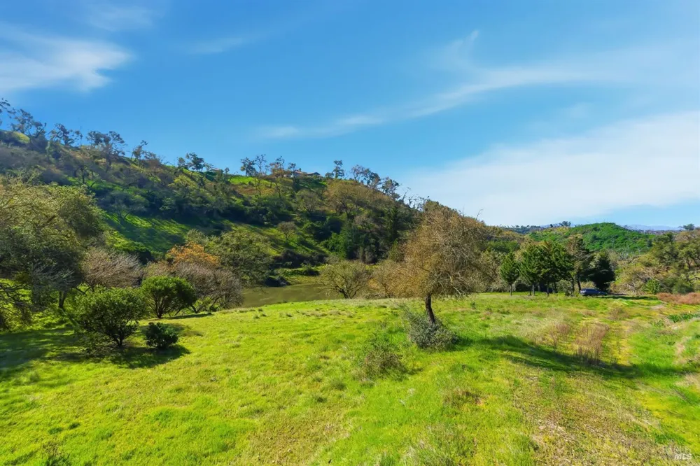 1477 Leslie Road Healdsburg, CA 95448