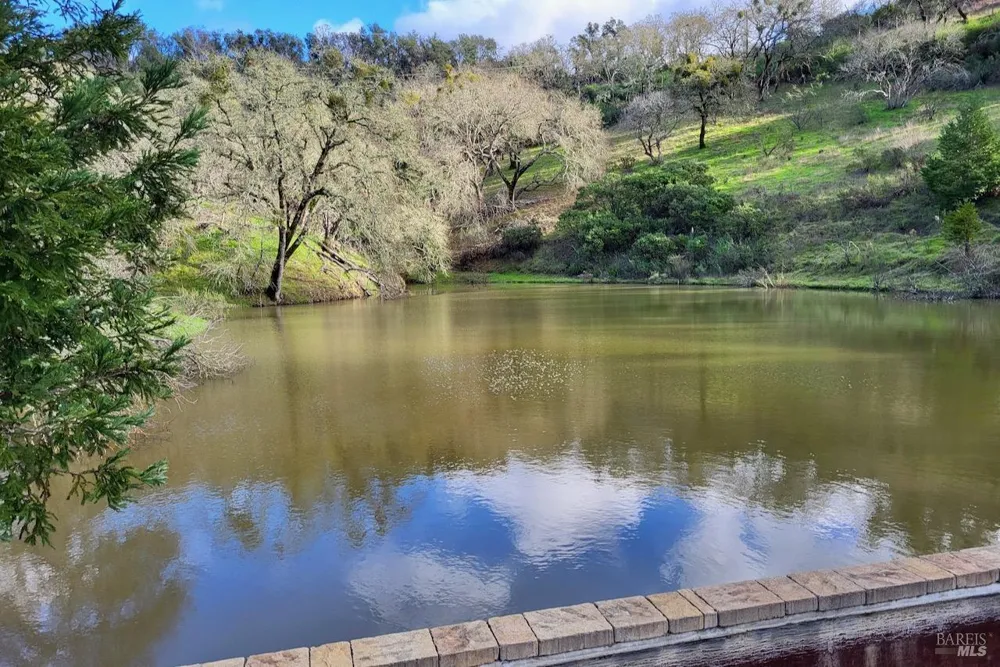 1477 Leslie Road Healdsburg, CA 95448