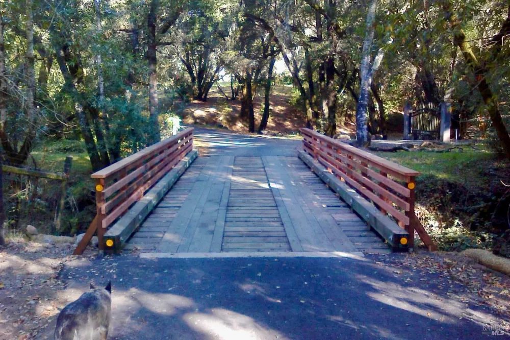 1477 Leslie Road Healdsburg, CA 95448