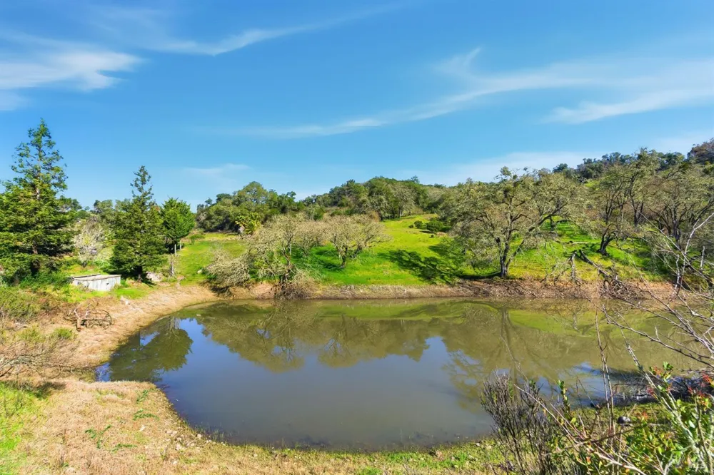 1477 Leslie Road Healdsburg, CA 95448