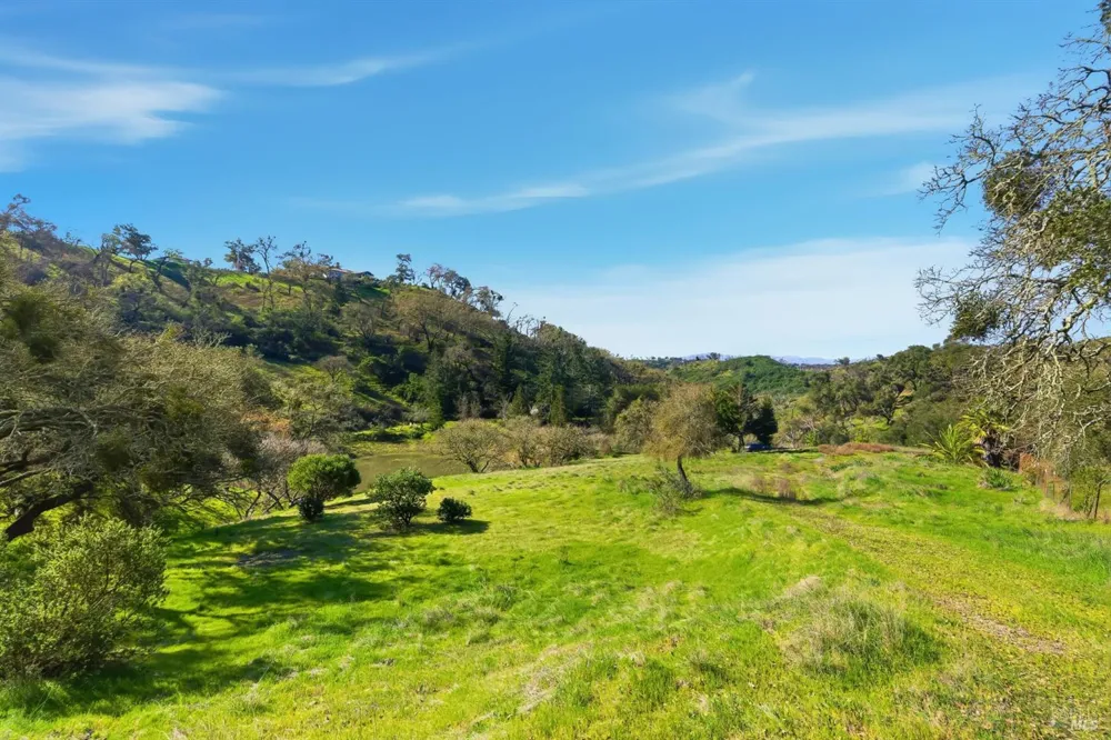 1477 Leslie Road Healdsburg, CA 95448