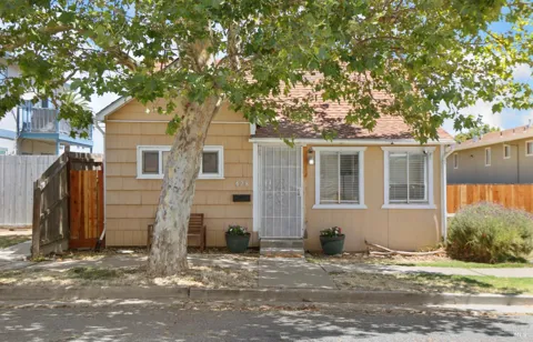 428 Montezuma Street