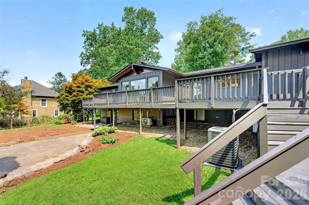 208 Dogwood Lane Black Mountain, NC 28711