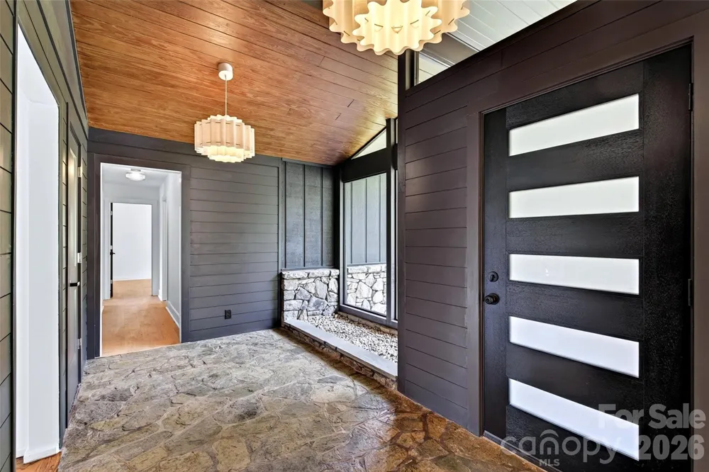 208 Dogwood Lane Black Mountain, NC 28711