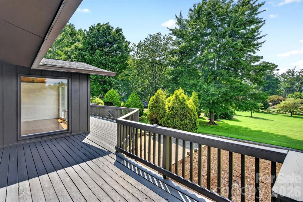 208 Dogwood Lane Black Mountain, NC 28711