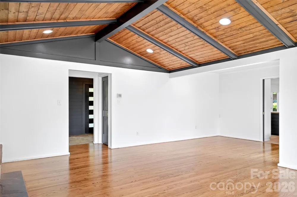 208 Dogwood Lane Black Mountain, NC 28711