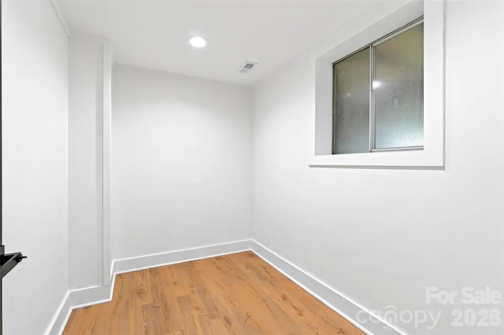 208 Dogwood Lane Black Mountain, NC 28711