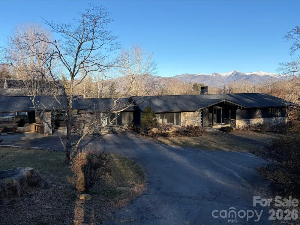 208 Dogwood Lane Black Mountain, NC 28711
