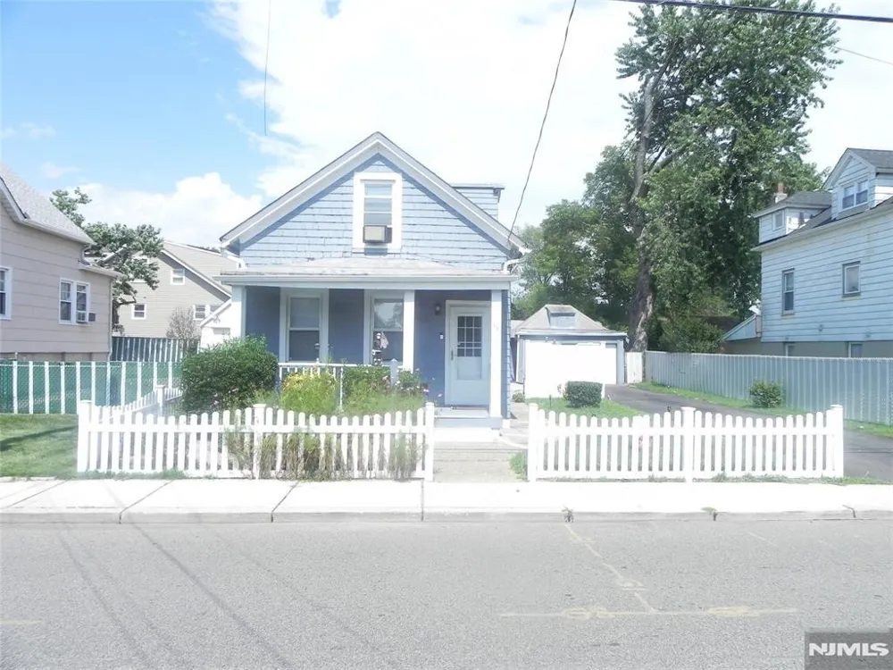 58 MARSHALL AVE Little Ferry, NJ 07643