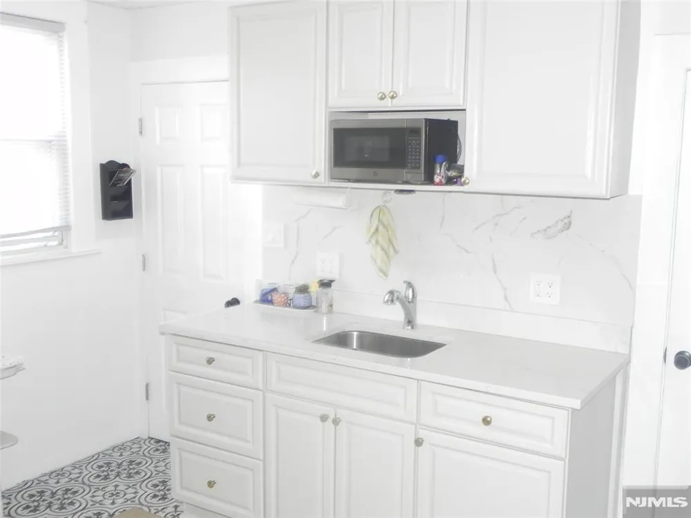 58 MARSHALL AVE Little Ferry, NJ 07643