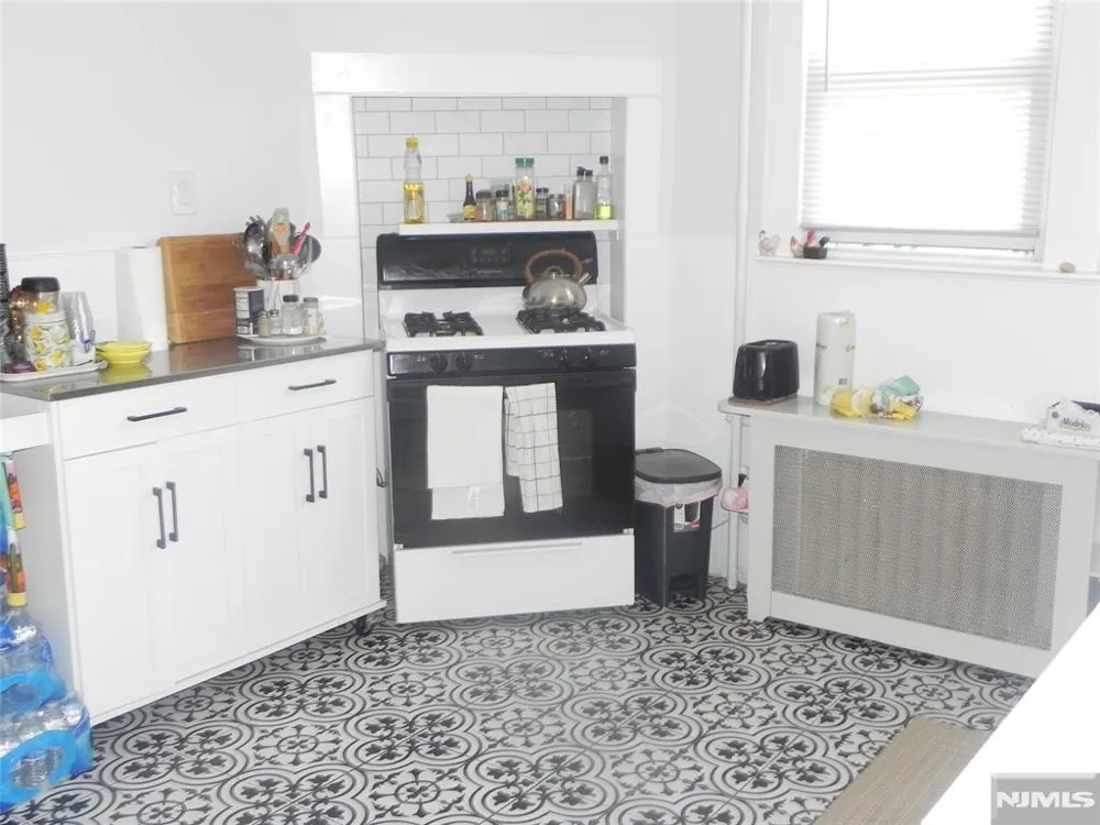 58 MARSHALL AVE Little Ferry, NJ 07643