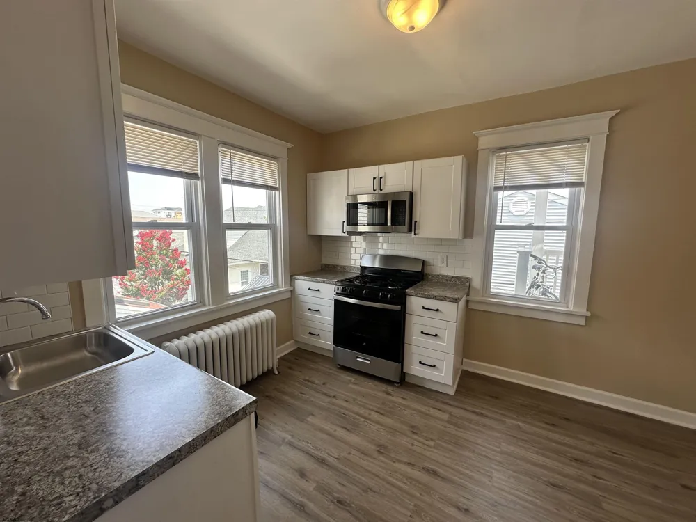 9 N Rosborough Ave Ventnor, NJ 08406