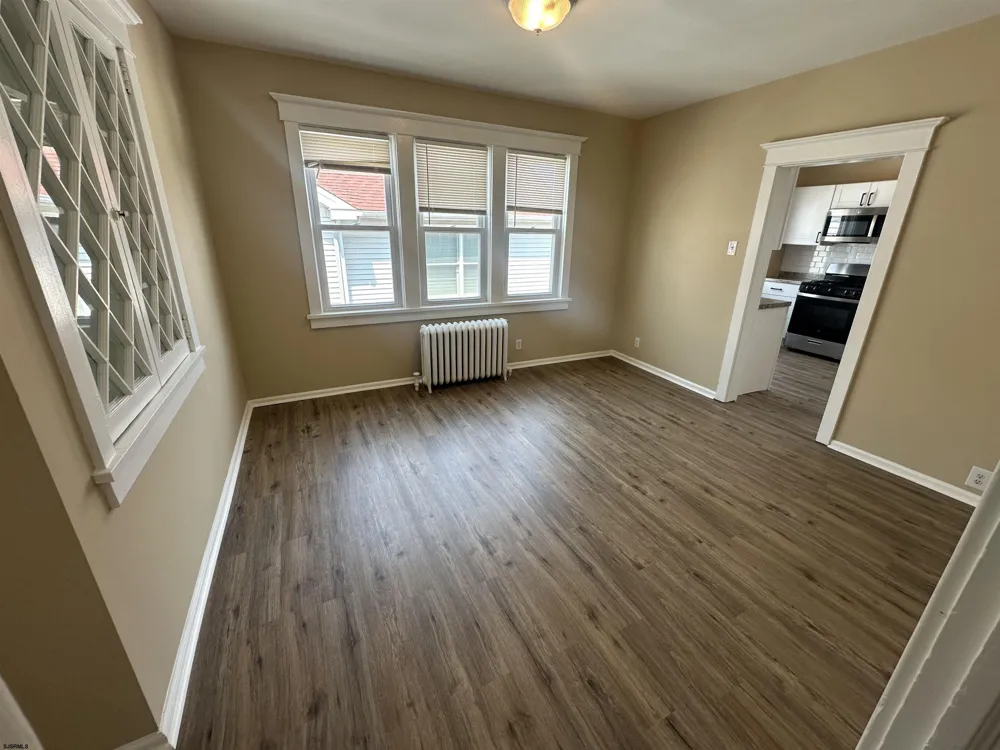 9 N Rosborough Ave Ventnor, NJ 08406