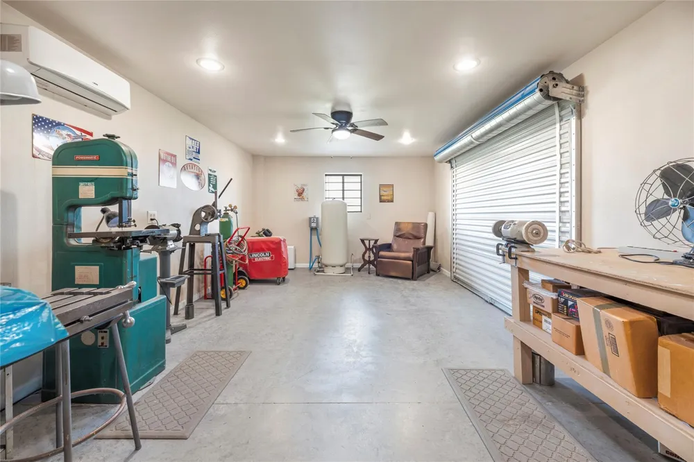 7736 Meteor Drive Sealy, TX 77474
