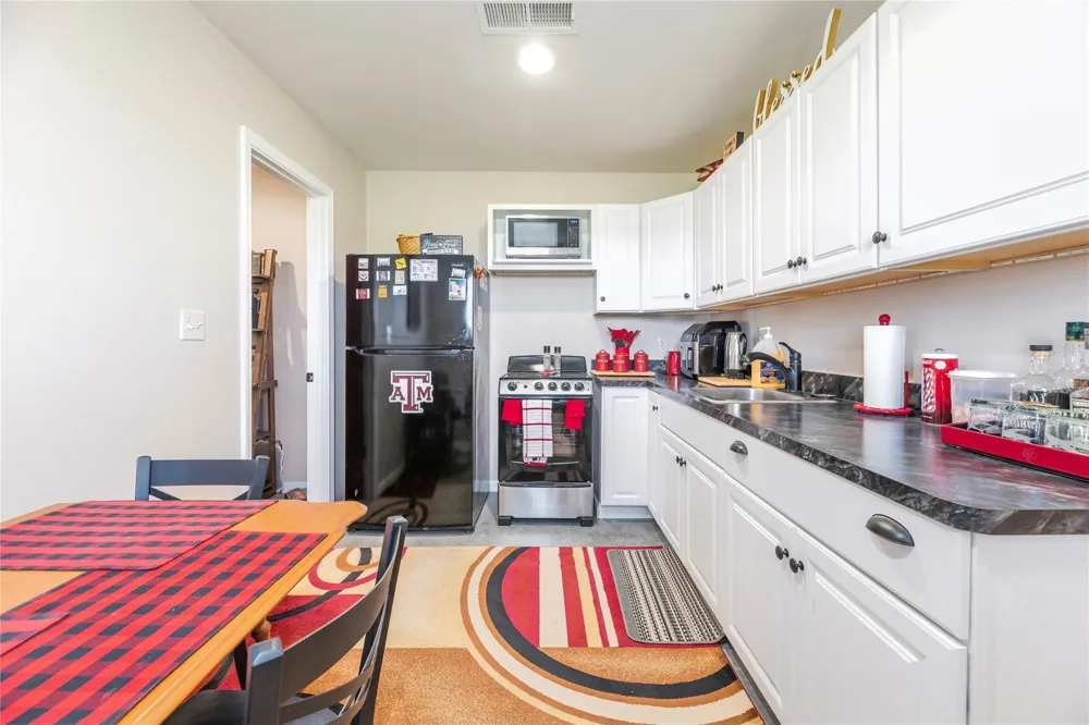 7736 Meteor Drive Sealy, TX 77474