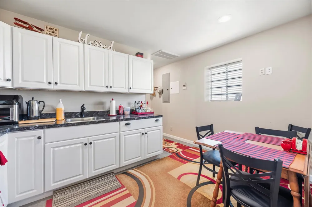 7736 Meteor Drive Sealy, TX 77474