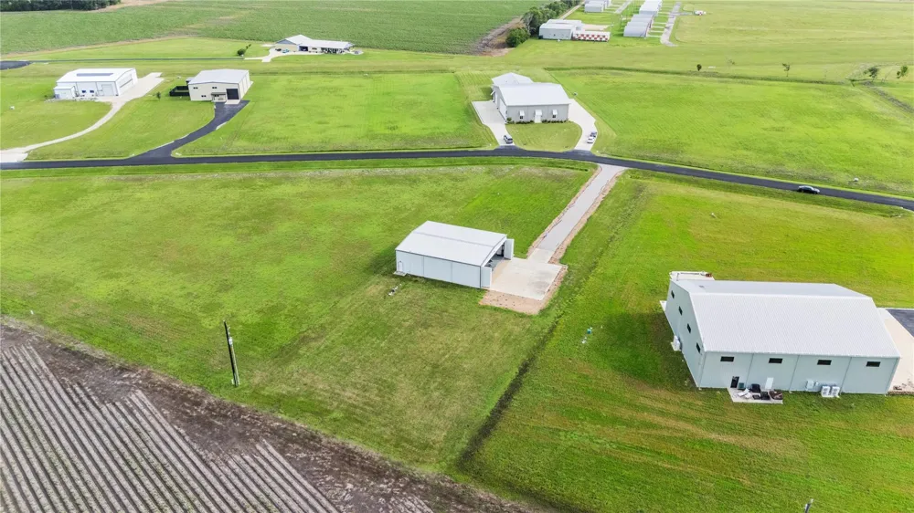 7736 Meteor Drive Sealy, TX 77474