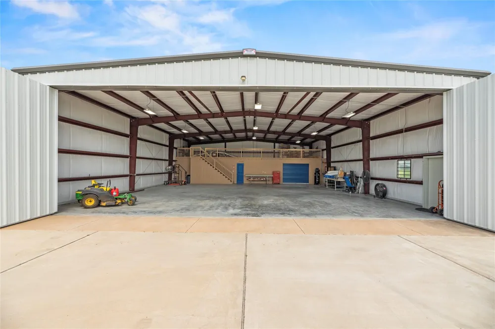 7736 Meteor Drive Sealy, TX 77474