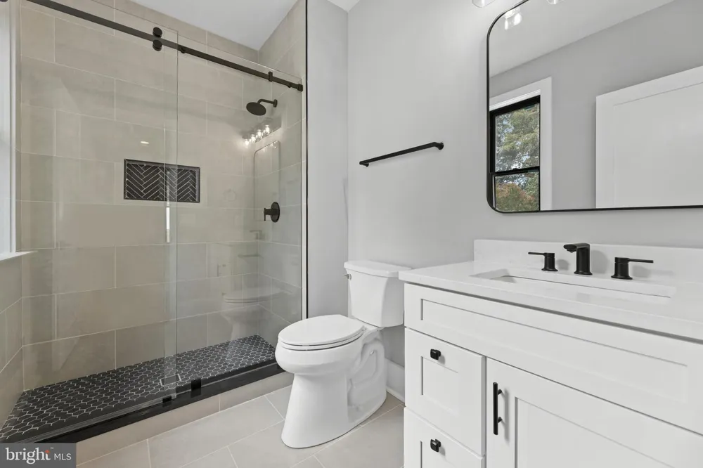 7225 BARRY ROAD Alexandria, VA 22315