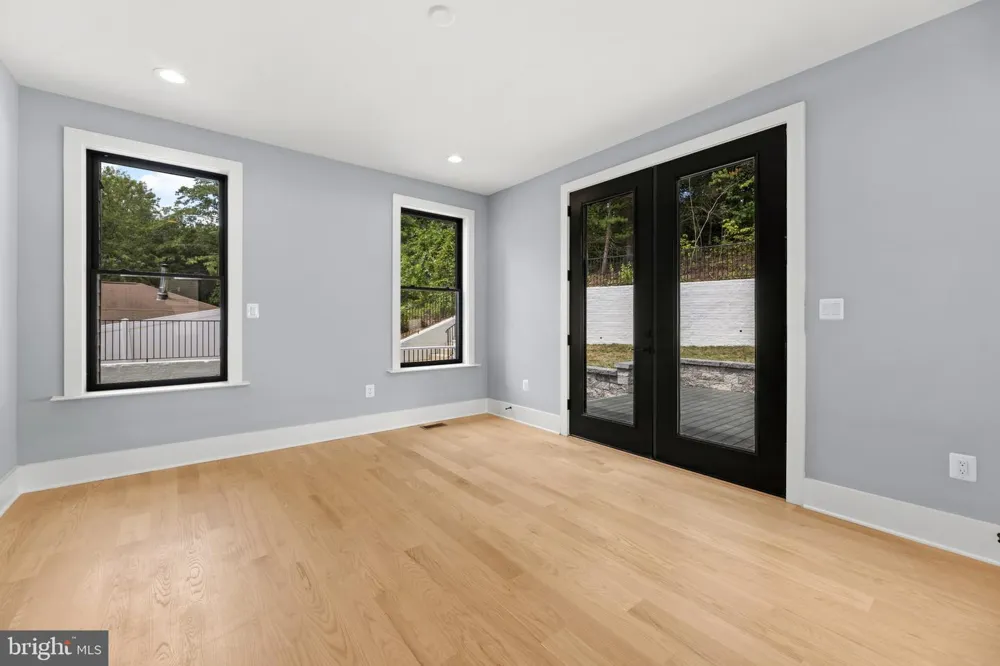 7225 BARRY ROAD Alexandria, VA 22315