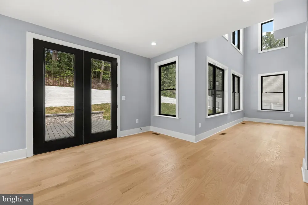7225 BARRY ROAD Alexandria, VA 22315