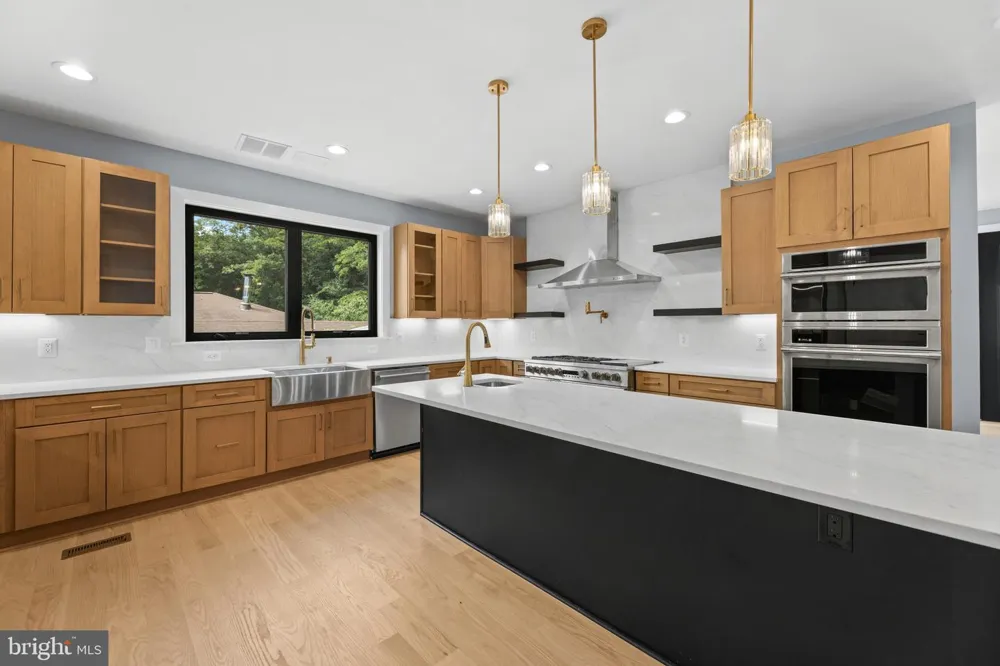 7225 BARRY ROAD Alexandria, VA 22315