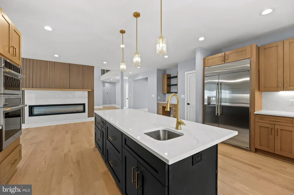 7225 BARRY ROAD Alexandria, VA 22315