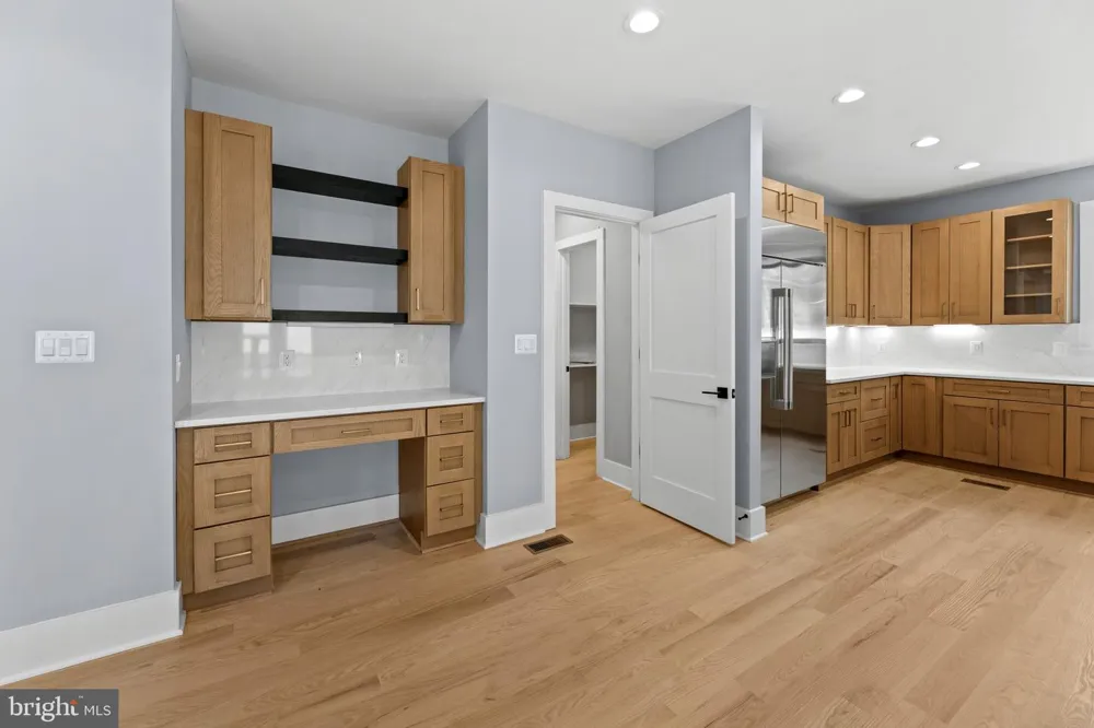 7225 BARRY ROAD Alexandria, VA 22315