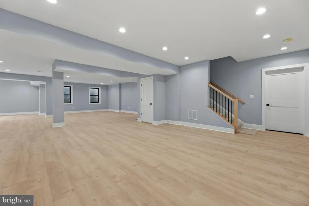 7225 BARRY ROAD Alexandria, VA 22315
