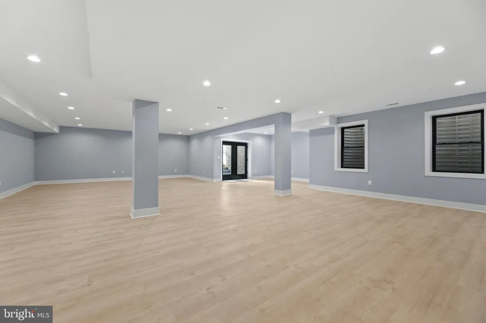 7225 BARRY ROAD Alexandria, VA 22315