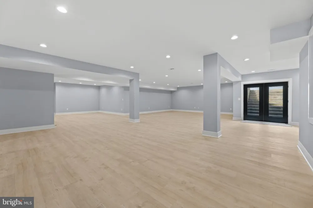 7225 BARRY ROAD Alexandria, VA 22315