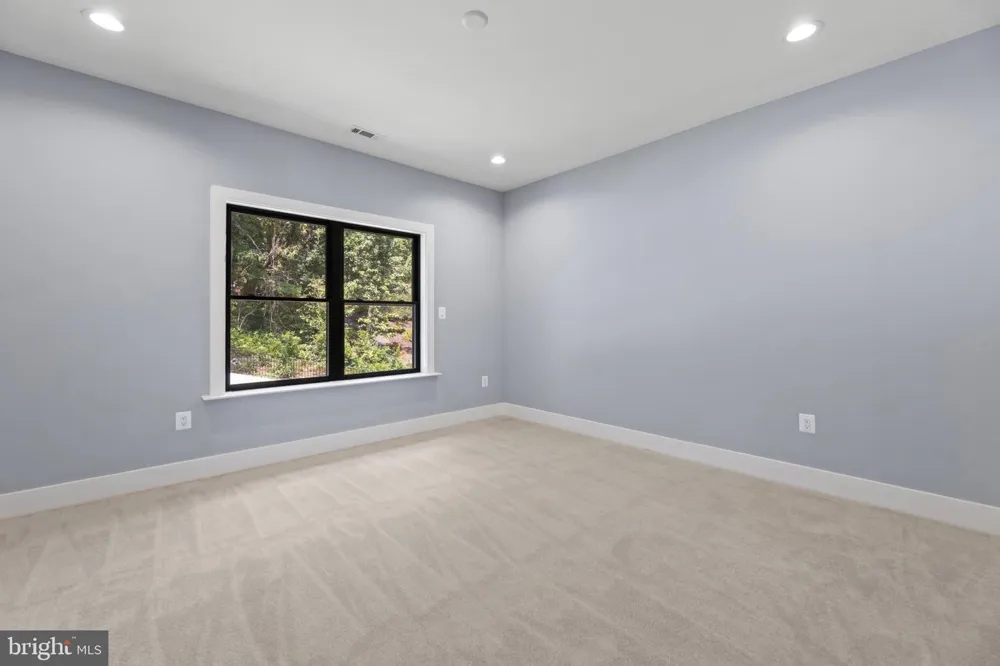 7225 BARRY ROAD Alexandria, VA 22315